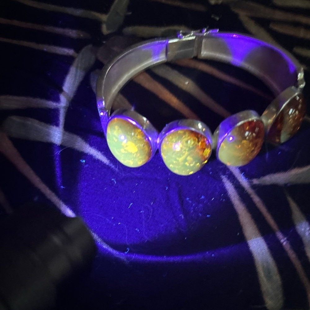 Amber Stone Silver Bracelet - Picture 5 of 6